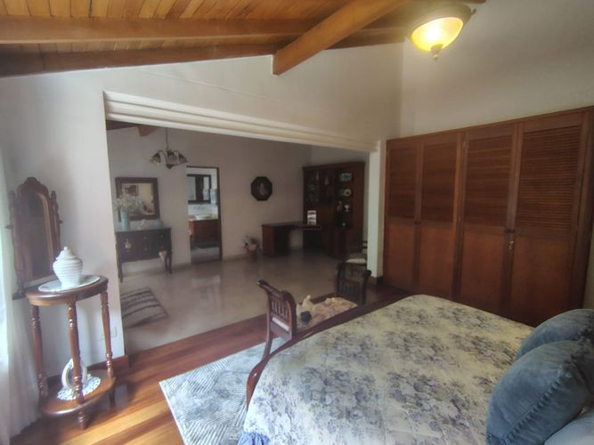 Casa de 3 alcobas en venta en La Florida, Medellín, 256 m² · foto 10 de 20
