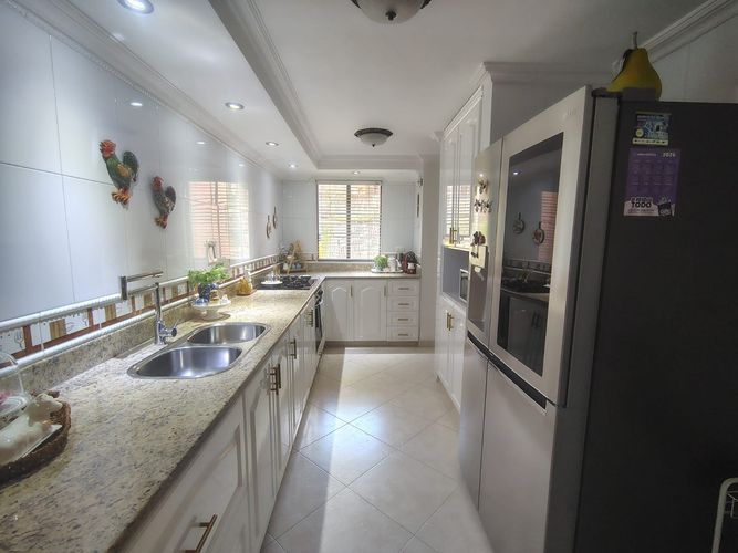 Casa de 3 alcobas en venta en La Florida, Medellín, 256 m² · foto 6 de 20