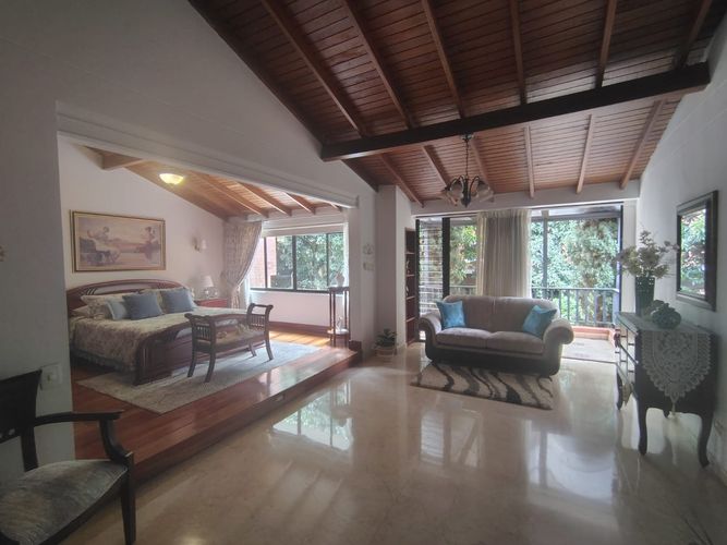 Casa de 3 alcobas en venta en La Florida, Medellín, 256 m² · foto 9 de 20