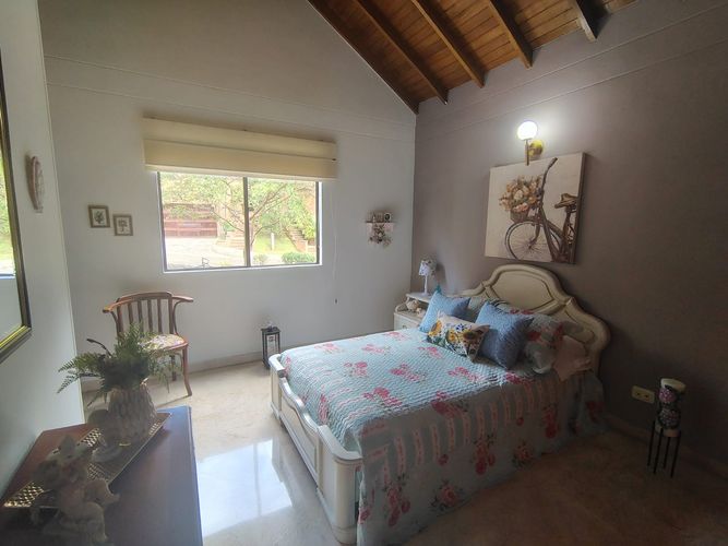 Casa de 3 alcobas en venta en La Florida, Medellín, 256 m² · foto 16 de 20