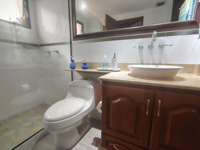 Casa de 3 alcobas en venta en La Florida, Medellín, 256 m² · foto 18 de 20