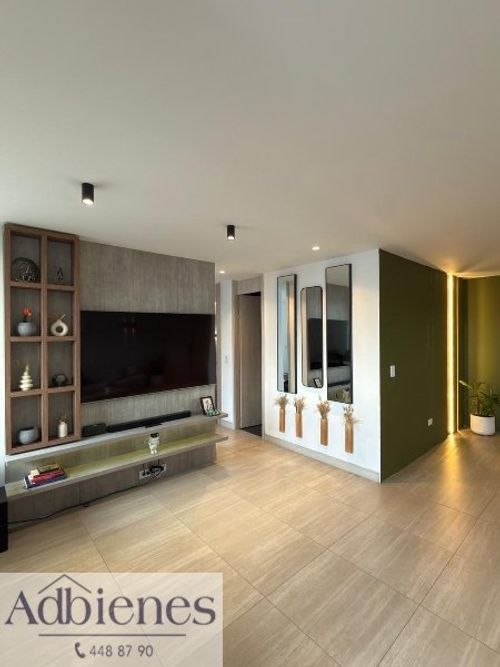 Apartamento de 2 alcobas en venta en Las Lomitas, Sabaneta, 84 m² · foto 2 de 13