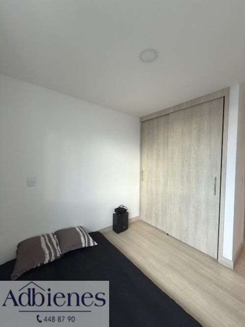 Apartamento de 2 alcobas en venta en Las Lomitas, Sabaneta, 84 m² · foto 10 de 13