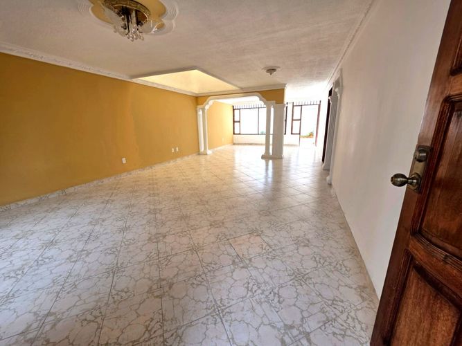 Casa de 4 alcobas en venta en El Prado, Bucaramanga, 325 m² · foto 2 de 13
