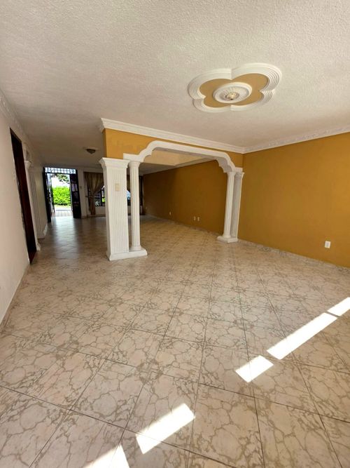 Casa de 4 alcobas en venta en El Prado, Bucaramanga, 325 m² · foto 3 de 13
