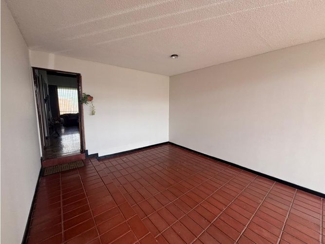 Casa de 4 alcobas en venta en Las Villas, Bogotá, 261 m² · foto 2 de 24