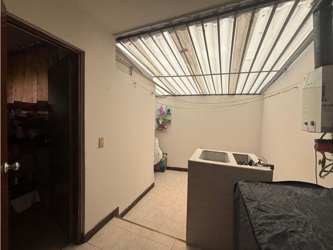 Casa de 4 alcobas en venta en Las Villas, Bogotá, 261 m² · foto 10 de 24