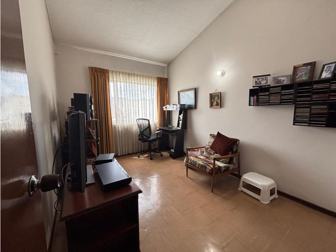 Casa de 4 alcobas en venta en Las Villas, Bogotá, 261 m² · foto 23 de 24