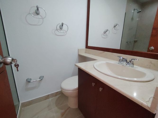 Apartamento de 3 alcobas en arriendo en La Frontera, Medellín, 137 m² · foto 17 de 19