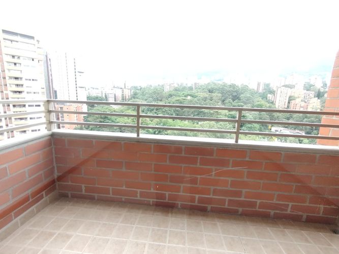 Apartamento de 3 alcobas en arriendo en La Frontera, Medellín, 137 m² · foto 18 de 19