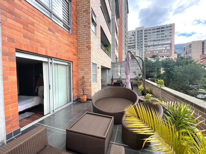 Apartamento de 3 alcobas en venta en El Poblado, Medellín, 173 m² · foto 2 de 20