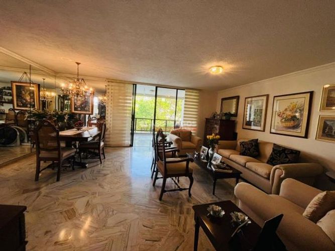 Apartamento de 3 alcobas en venta en Centenario, Cali, 142 m² · foto 2 de 20