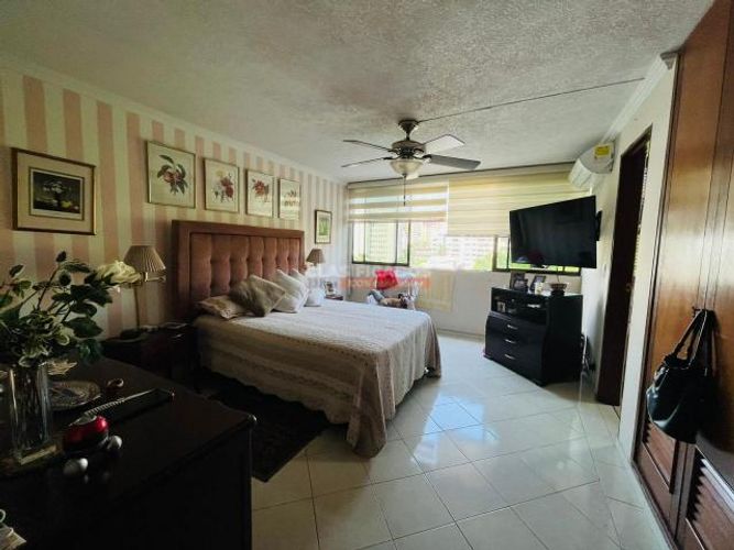 Apartamento de 3 alcobas en venta en Centenario, Cali, 142 m² · foto 10 de 20