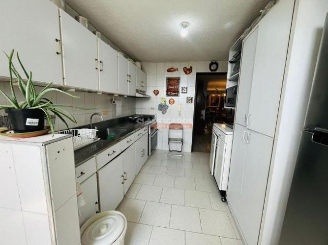 Apartamento de 3 alcobas en venta en Centenario, Cali, 142 m² · foto 11 de 20