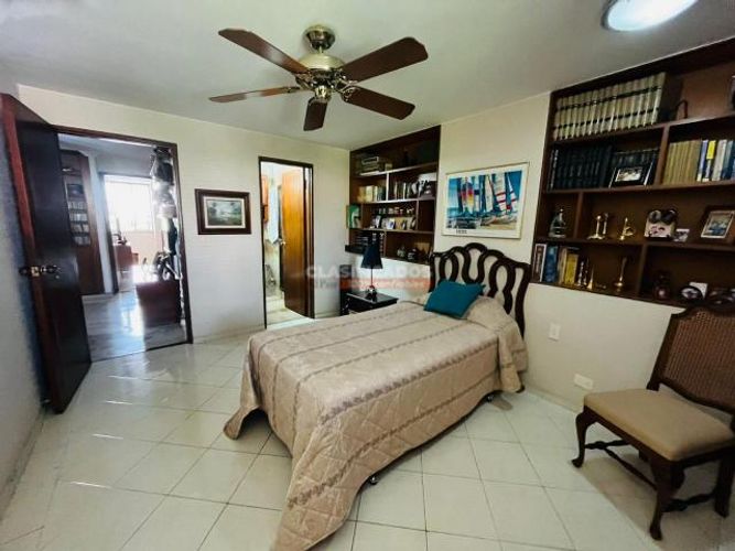 Apartamento de 3 alcobas en venta en Centenario, Cali, 142 m² · foto 18 de 20