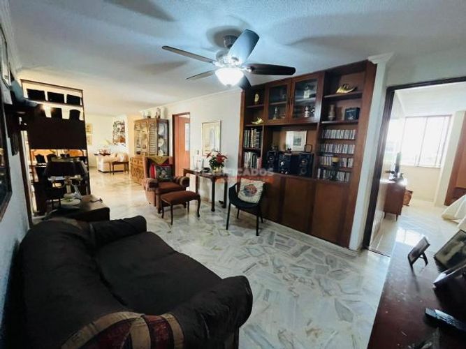 Apartamento de 3 alcobas en venta en Centenario, Cali, 142 m² · foto 19 de 20