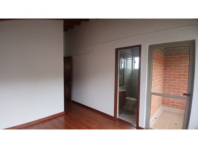 Casa de 3 alcobas en venta en Cumbres, Medellín, 283 m² · foto 8 de 21