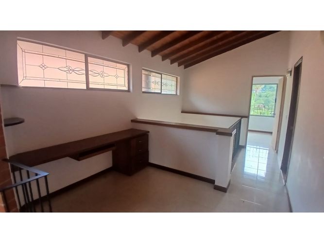 Casa de 3 alcobas en venta en Cumbres, Medellín, 283 m² · foto 12 de 21