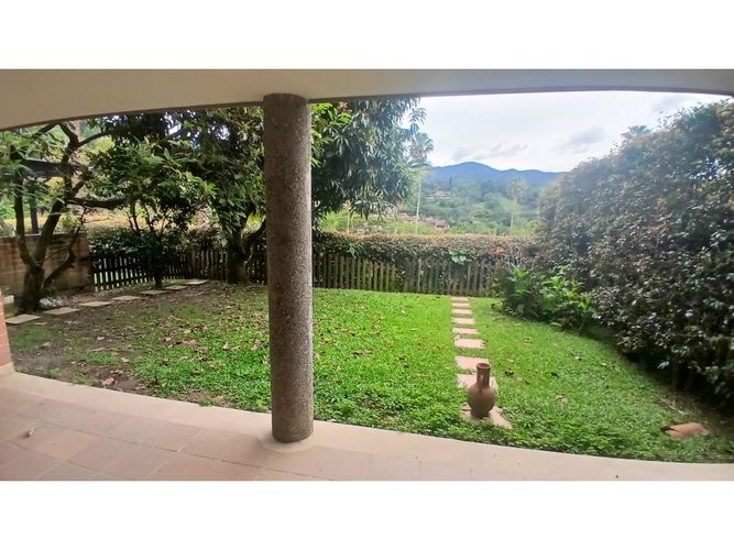 Casa de 3 alcobas en venta en Cumbres, Medellín, 283 m² · foto 15 de 21
