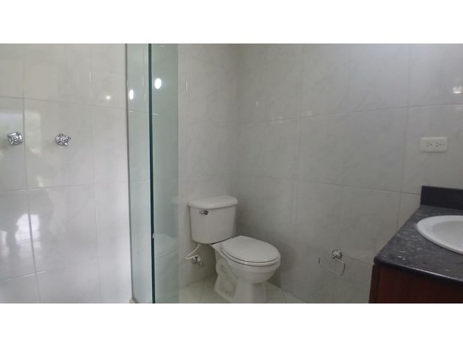 Casa de 3 alcobas en venta en Cumbres, Medellín, 283 m² · foto 19 de 21