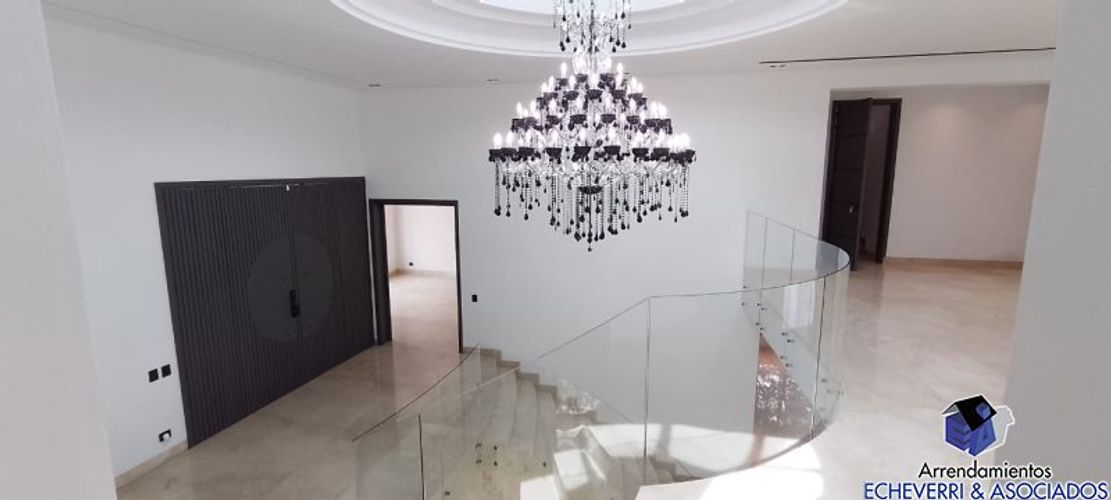 Casa de 5 alcobas en venta en Los Balsos, Medellín · foto 5 de 24