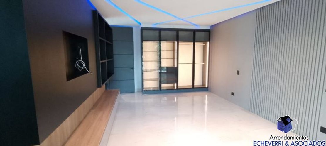 Casa de 5 alcobas en venta en Los Balsos, Medellín · foto 6 de 24