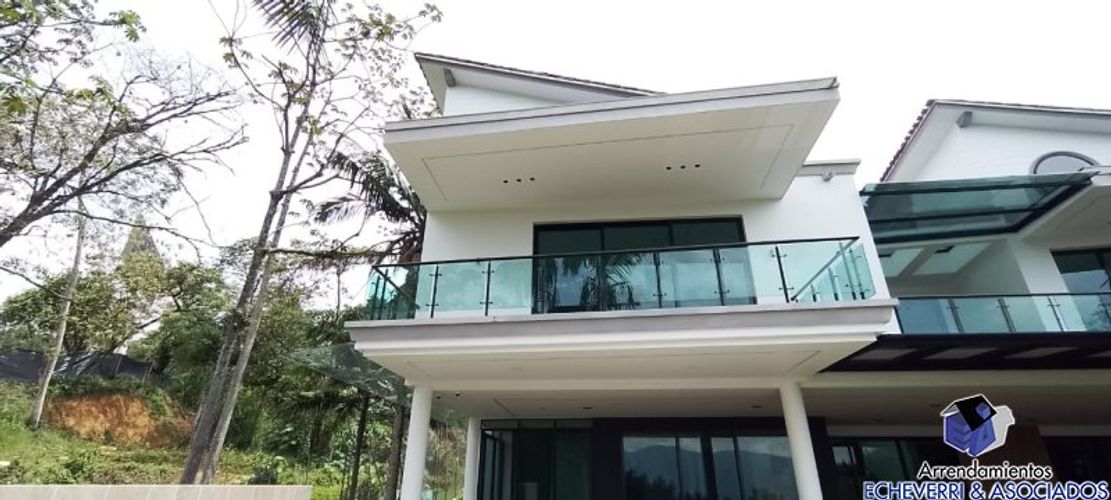 Casa de 5 alcobas en venta en Los Balsos, Medellín · foto 8 de 24