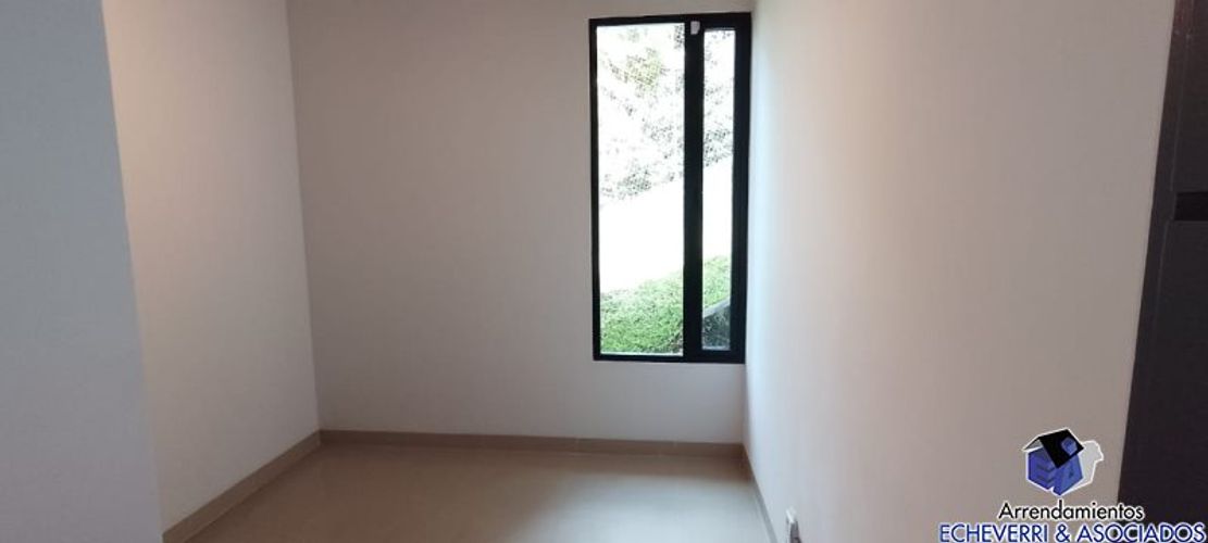 Casa de 5 alcobas en venta en Los Balsos, Medellín · foto 17 de 24