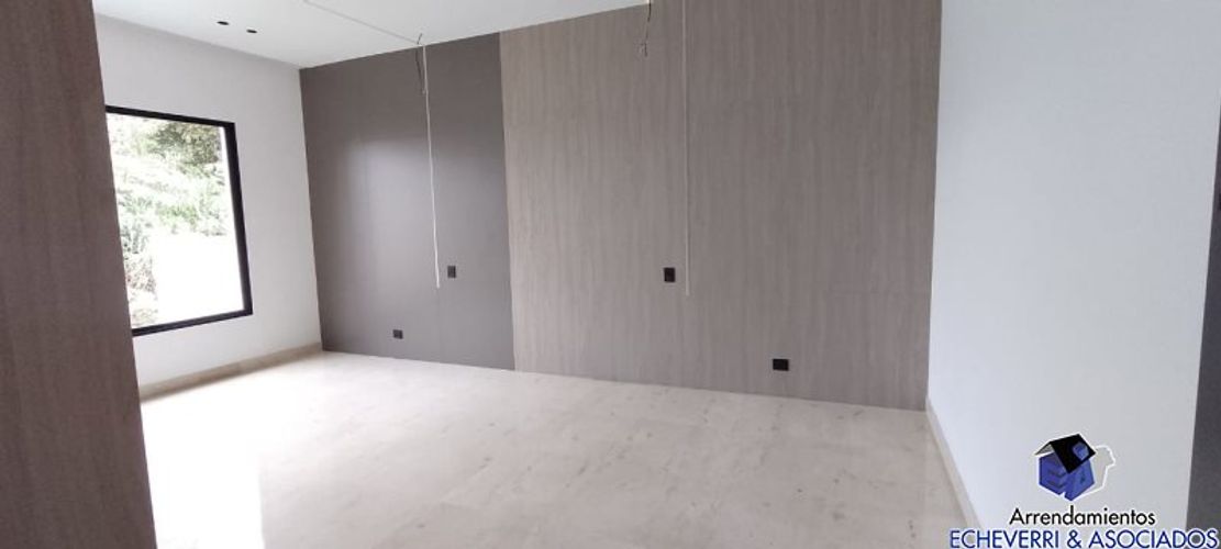 Casa de 5 alcobas en venta en Los Balsos, Medellín · foto 22 de 24