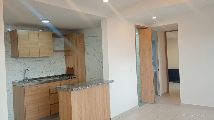 Apartamento de 2 alcobas en venta en San Pedro, Madrid, 52 m² · foto 2 de 24