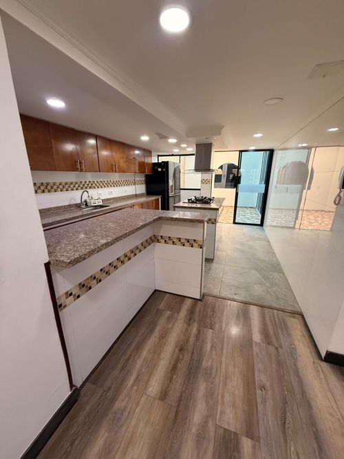 Casa de 4 alcobas en venta en Mandalay, Bogotá, 520 m² · foto 4 de 23
