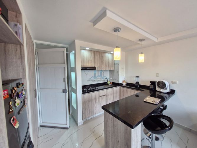Apartamento de 2 alcobas en arriendo en Las Palmas, Ricaurte, 40 m² · foto 3 de 15