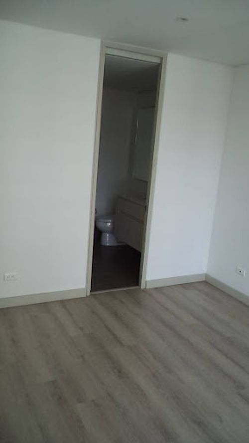 Apartamento de 1 alcoba en arriendo en Loma De Los Gonzalez, Medellín, 60 m² · foto 11 de 21