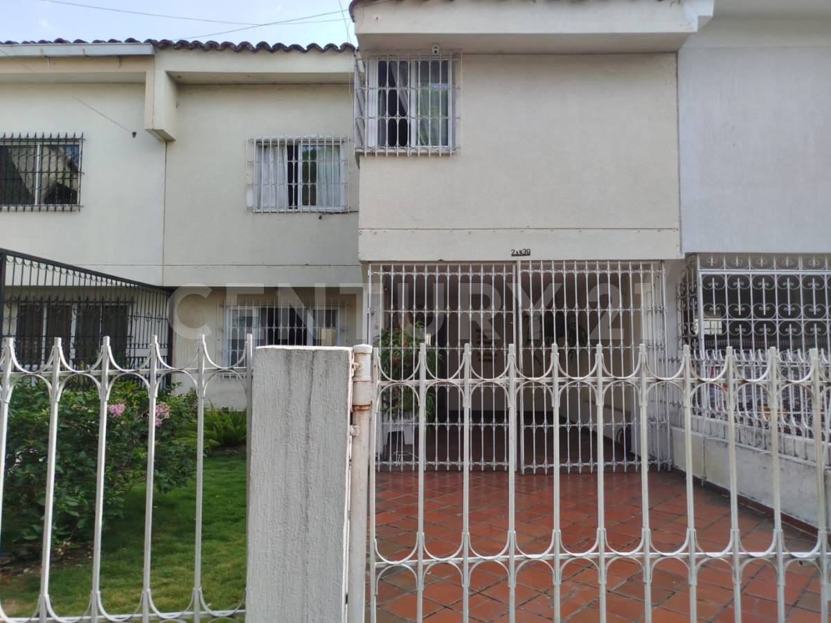 Casa de 4 habitaciones en venta en Prados del Norte, Cali — imagen 1 de 22