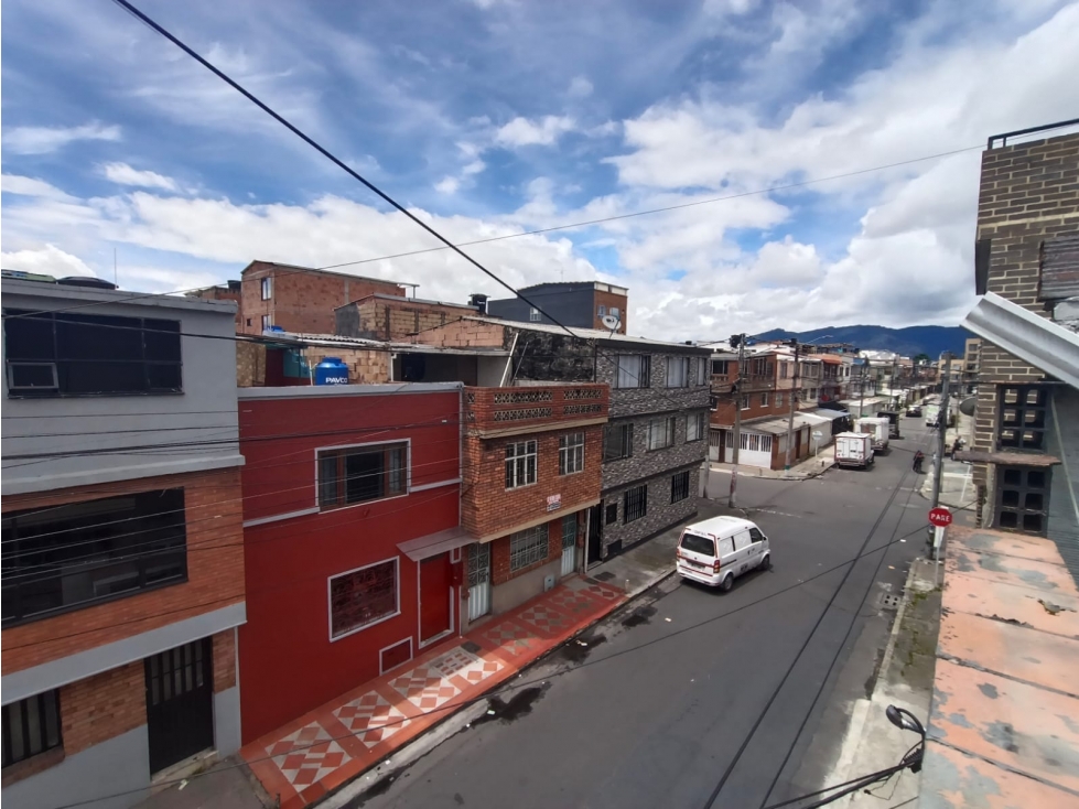 Casa en venta en Engativá, Bogotá · foto 3 de 10