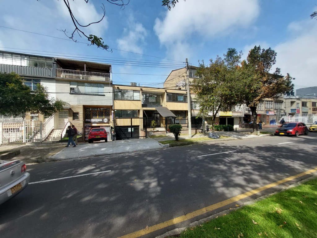 Casa en venta en La Soledad, Bogotá · foto 2 de 24