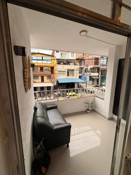 Casa de 4 alcobas en venta en Campo Valdes No.1, Medellín, 120 m² · foto 2 de 9