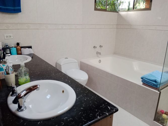 Casa de 4 alcobas en venta en La Inmaculada, Envigado, 550 m² · foto 15 de 17
