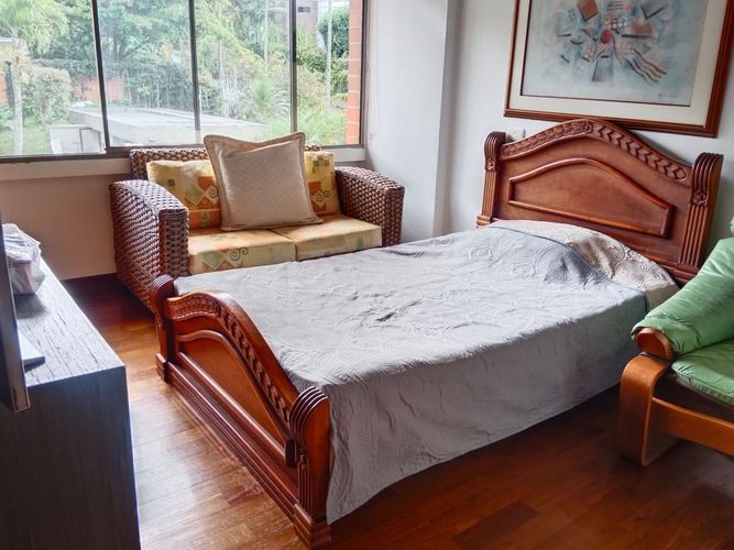 Casa de 4 alcobas en venta en La Inmaculada, Envigado, 550 m² · foto 8 de 17