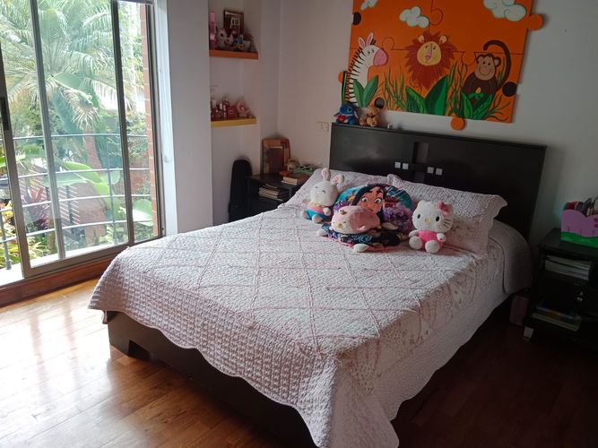 Casa de 4 alcobas en venta en La Inmaculada, Envigado, 550 m² · foto 9 de 17