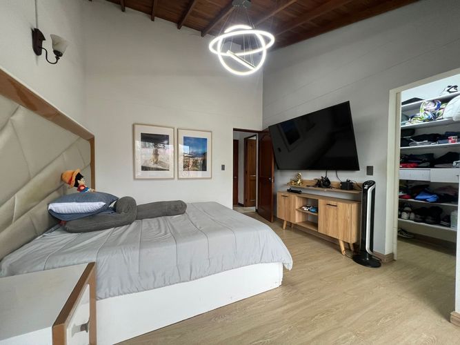Apartamento de 3 alcobas en venta en El Poblado, Medellín, 140 m² · foto 10 de 16