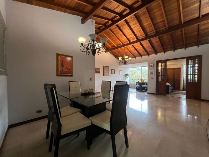 Apartamento de 3 alcobas en venta en El Poblado, Medellín, 140 m² · foto 4 de 16