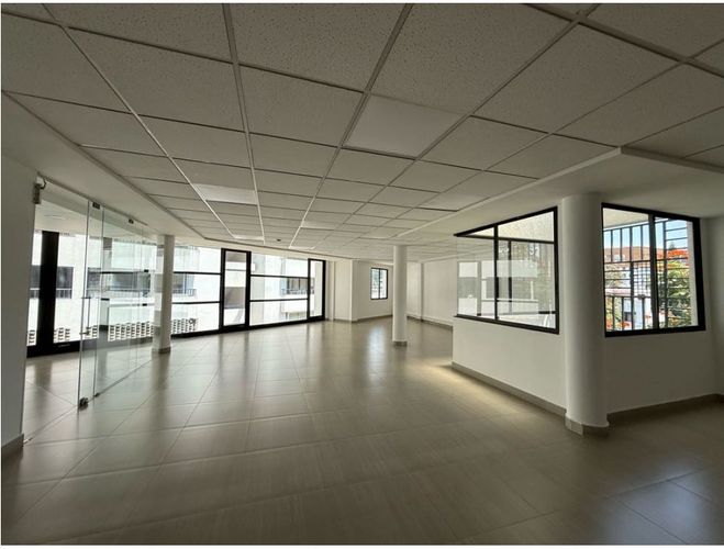 Edificio en venta en Granada, Cali, 1319 m² · foto 4 de 20