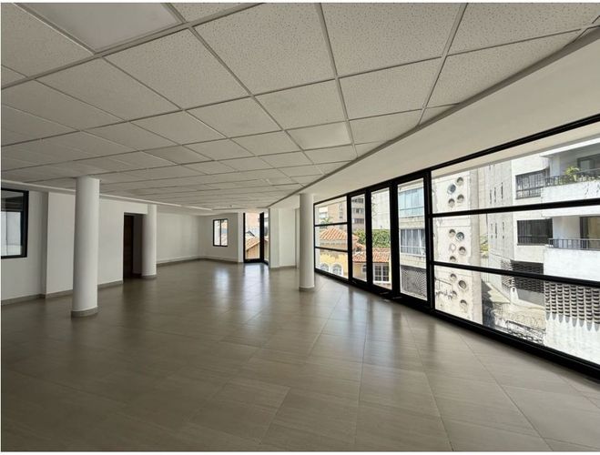 Edificio en venta en Granada, Cali, 1319 m² · foto 5 de 20