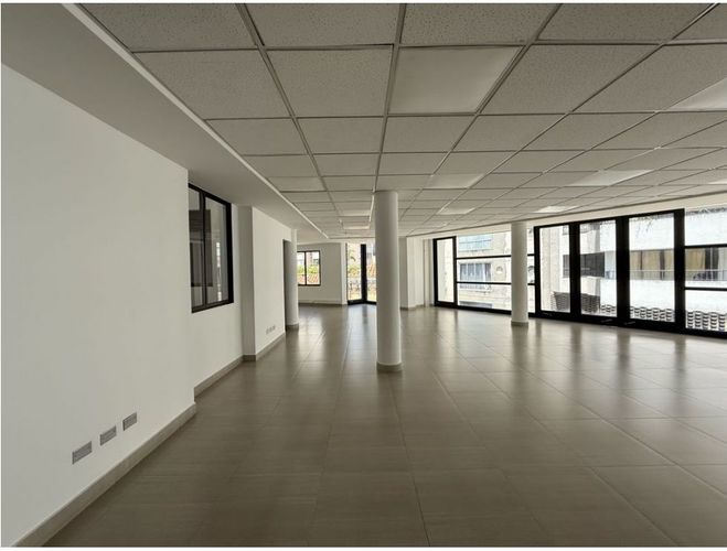 Edificio en venta en Granada, Cali, 1319 m² · foto 7 de 20
