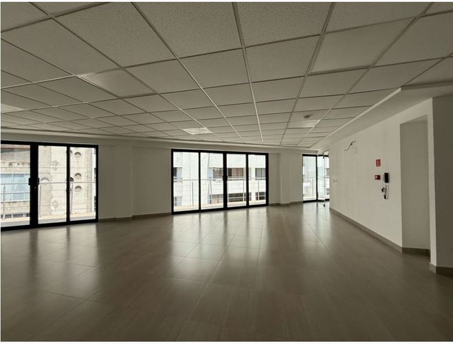 Edificio en venta en Granada, Cali, 1319 m² · foto 12 de 20
