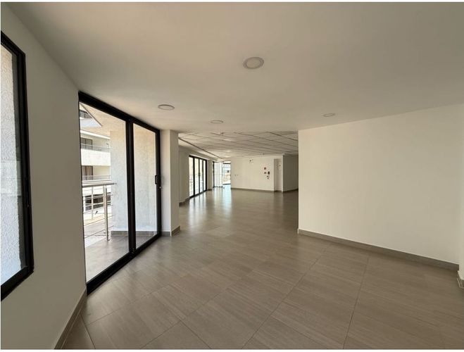 Edificio en venta en Granada, Cali, 1319 m² · foto 13 de 20