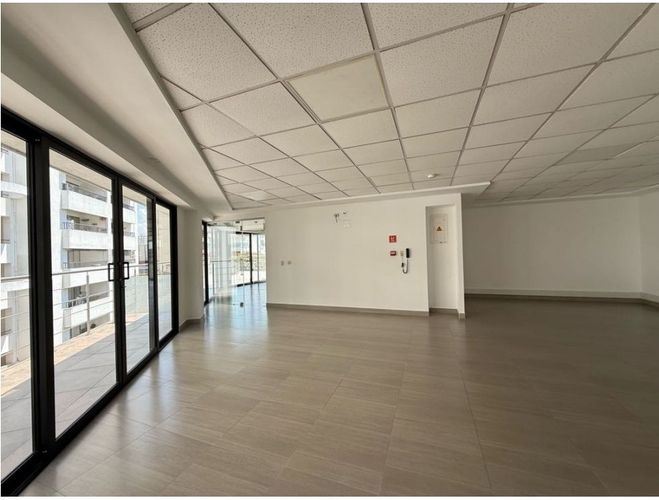 Edificio en venta en Granada, Cali, 1319 m² · foto 15 de 20