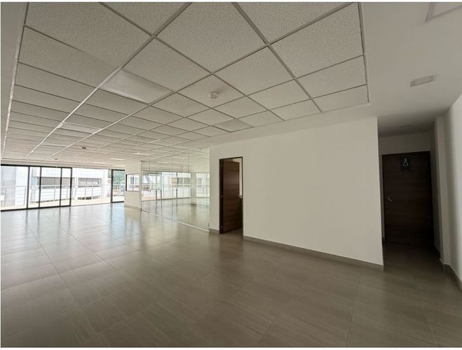 Edificio en venta en Granada, Cali, 1319 m² · foto 16 de 20