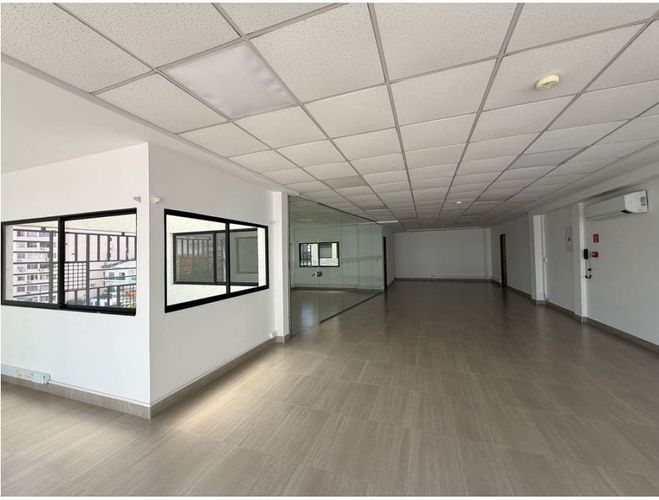 Edificio en venta en Granada, Cali, 1319 m² · foto 17 de 20
